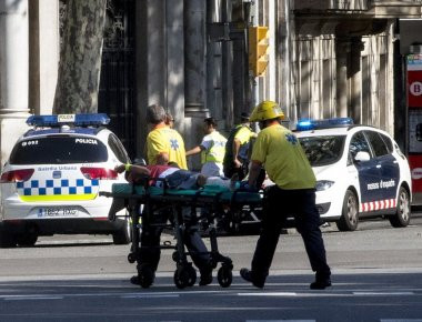 Βαρκελώνη: Θρήνος για τα μικρά παιδάκια-θύματα της τρομοκρατικής επίθεσης - Αγνοείται 7χρονο αγοράκι